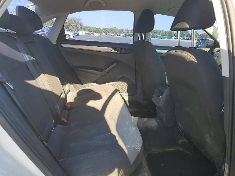 2014 VOLKSWAGEN PASSAT S  