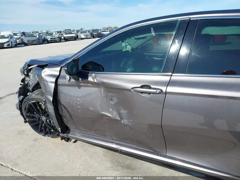 2022 TOYOTA CAMRY XSE