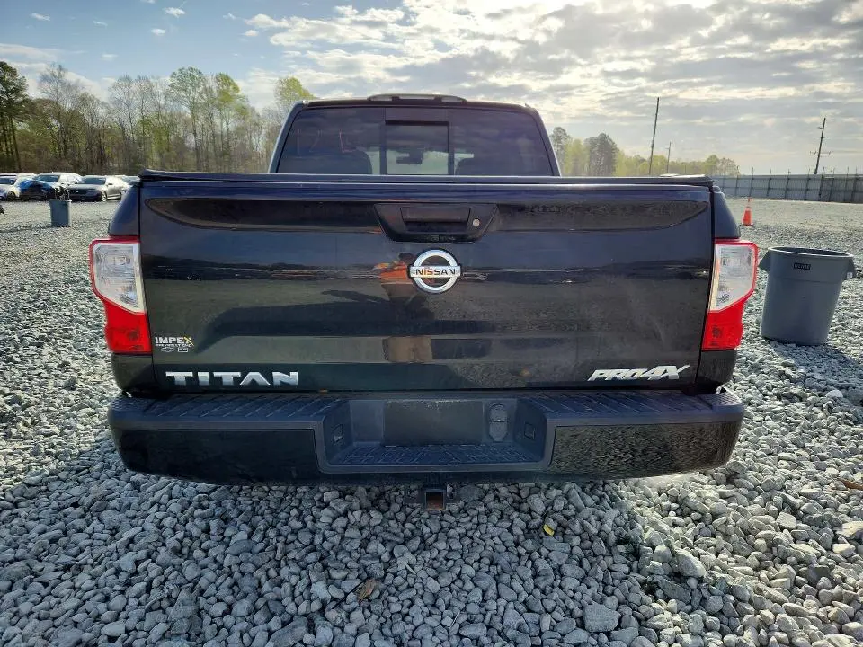 2019 NISSAN TITAN PRO-4X  