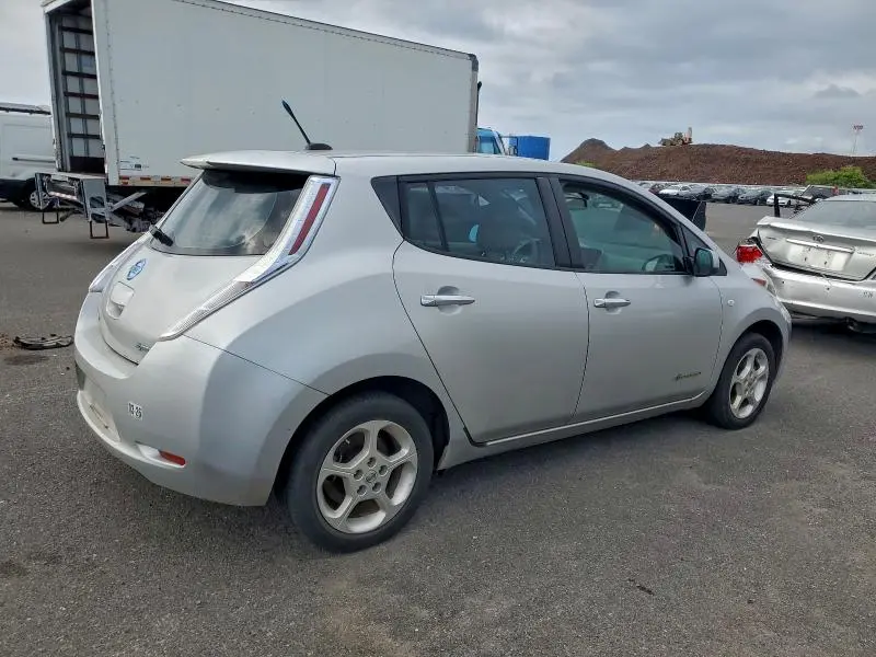 2011 NISSAN LEAF SV  
