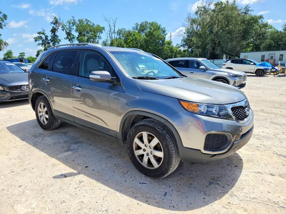 2013 KIA SORENTO LX  