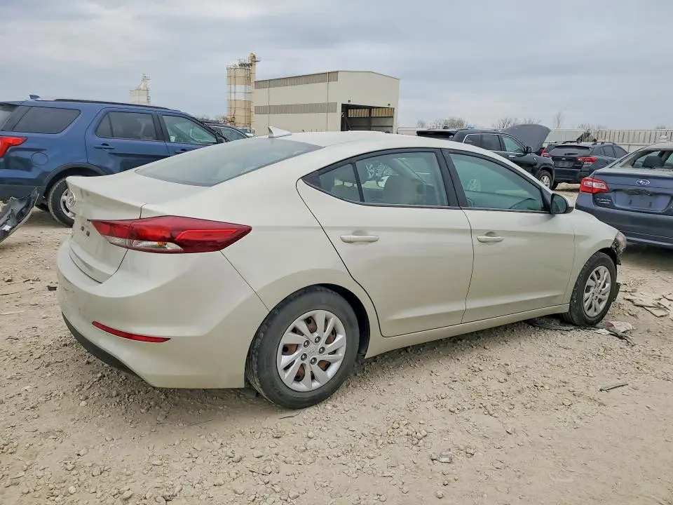 2018 HYUNDAI ELANTRA SE  