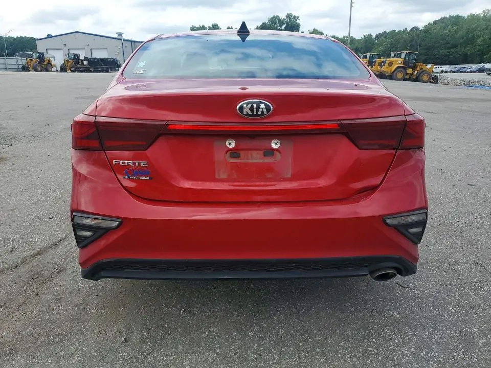2021 KIA FORTE LXS  