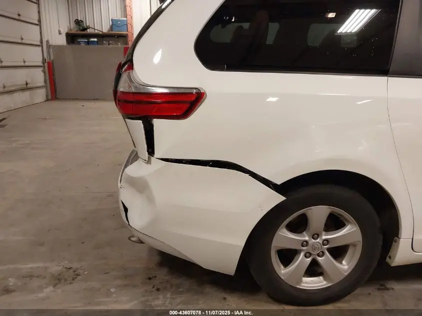 2015 TOYOTA SIENNA LE 8 PASSENGER