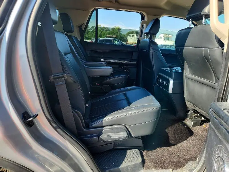 2022 FORD EXPEDITION XLT  