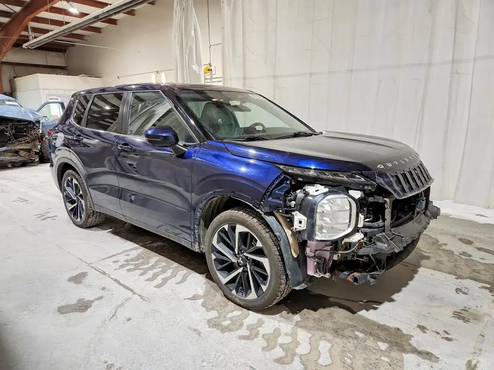 2022 MITSUBISHI OUTLANDER SE  