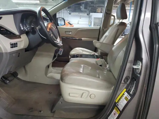 2015 TOYOTA SIENNA XLE  