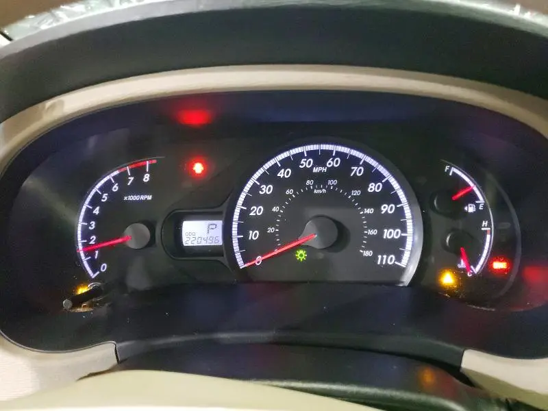 2011 TOYOTA SIENNA LE  