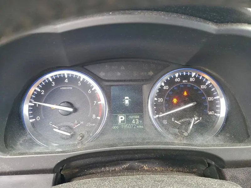 2015 TOYOTA HIGHLANDER LE  