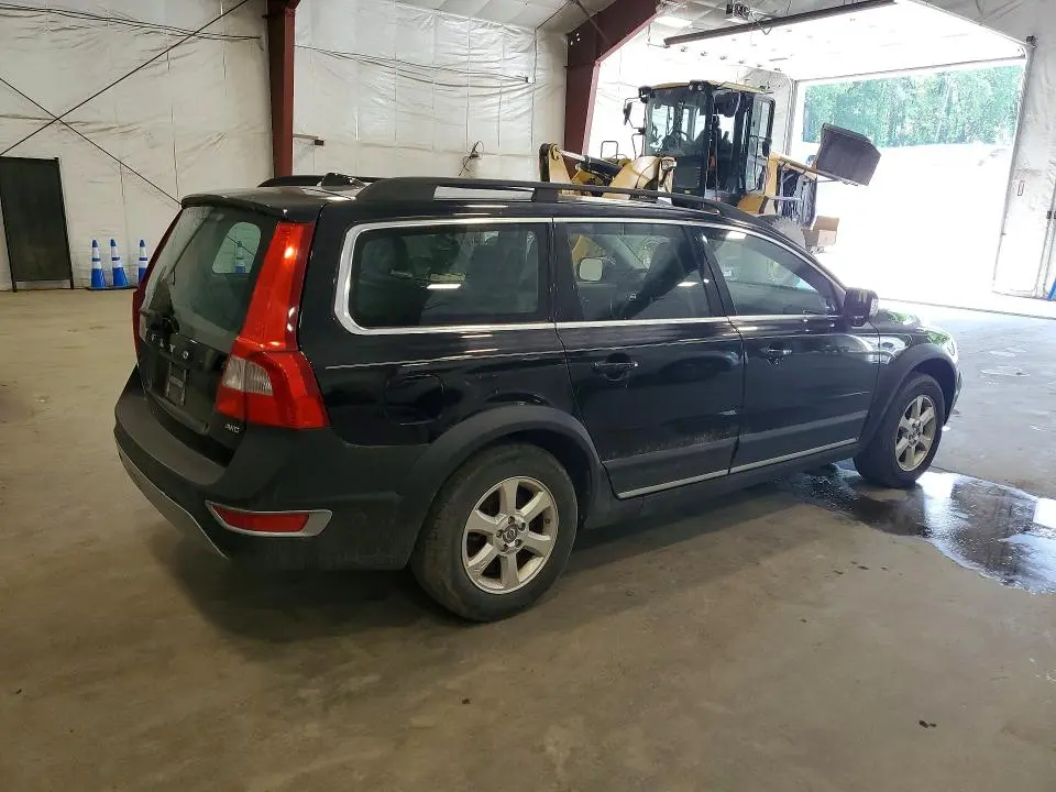 2011 VOLVO XC70 3.2  