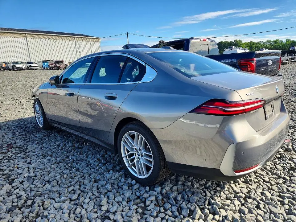2024 BMW 530 XI  