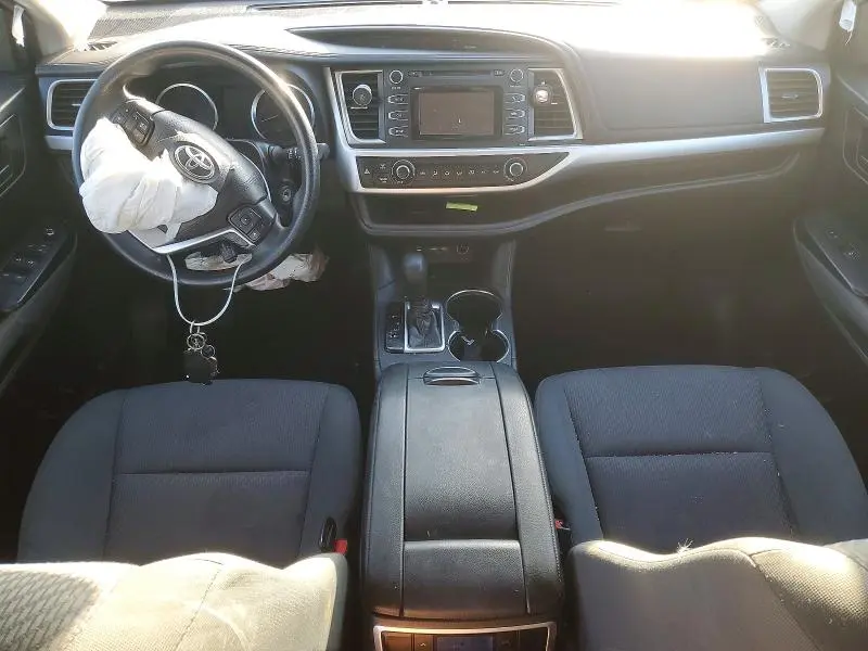 2019 TOYOTA HIGHLANDER LE  
