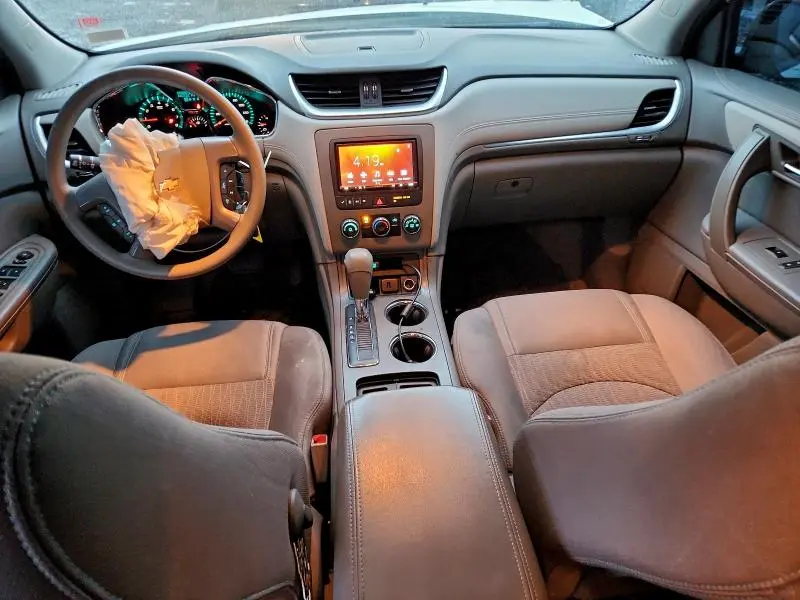 2017 CHEVROLET TRAVERSE LS  