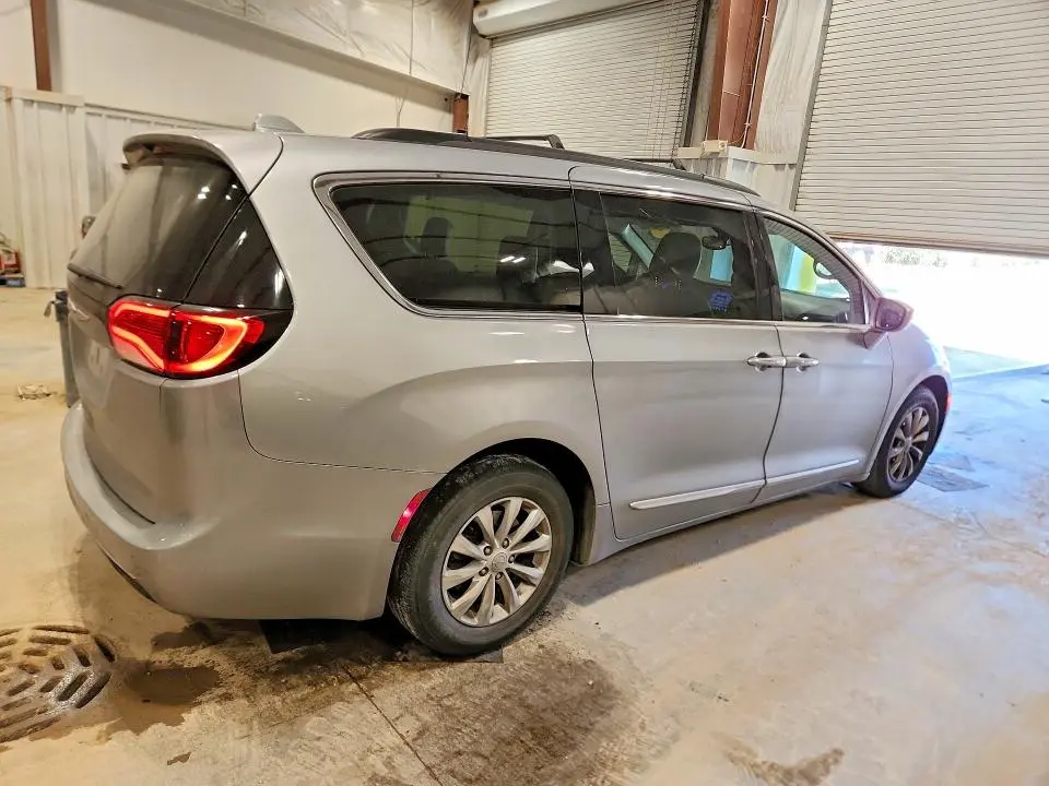 2017 CHRYSLER PACIFICA TOURING L  