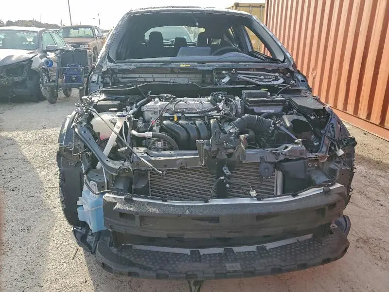 2022 TOYOTA C-HR XLE  