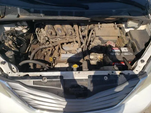 2011 TOYOTA SIENNA XLE  