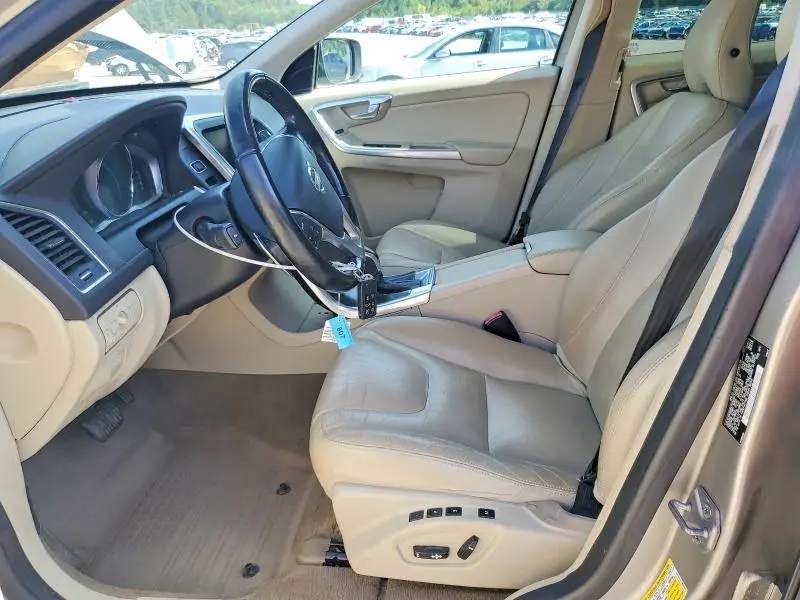 2015 VOLVO XC60 T6 PREMIER  