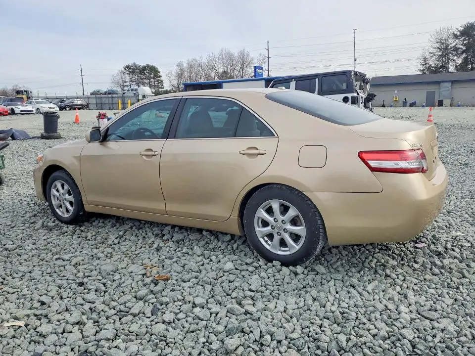 2011 TOYOTA CAMRY LE  