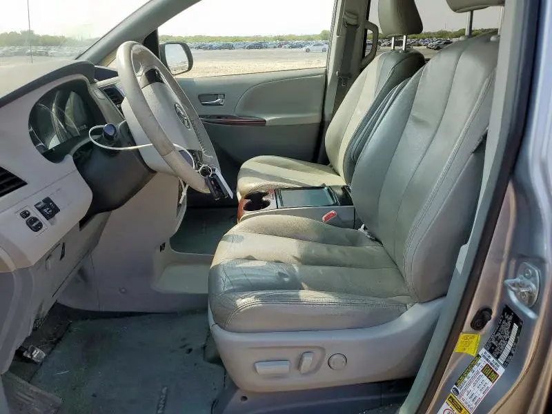 2012 TOYOTA SIENNA XLE 7 PASSENGER  