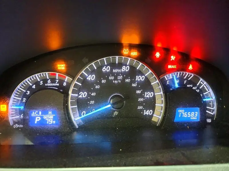 2013 TOYOTA CAMRY SE  