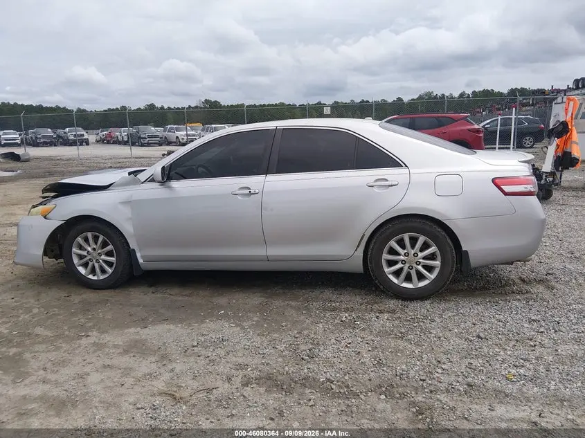 2011 TOYOTA CAMRY XLE V6