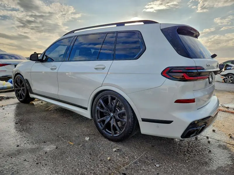 2025 BMW X7 M60I  