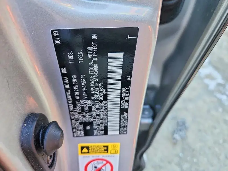 2019 TOYOTA HIGHLANDER LIMITED  