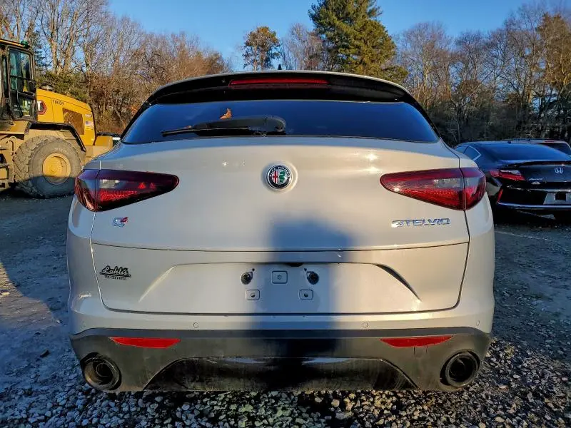 2022 ALFA ROMEO STELVIO   