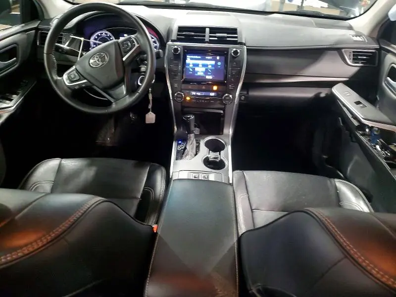 2017 TOYOTA CAMRY XLE  