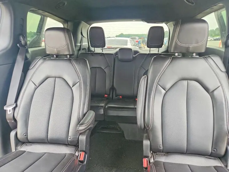 2025 CHRYSLER VOYAGER   