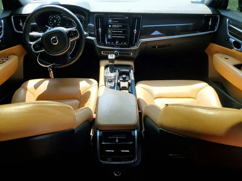 2017 VOLVO S90 T6 MOMENTUM  