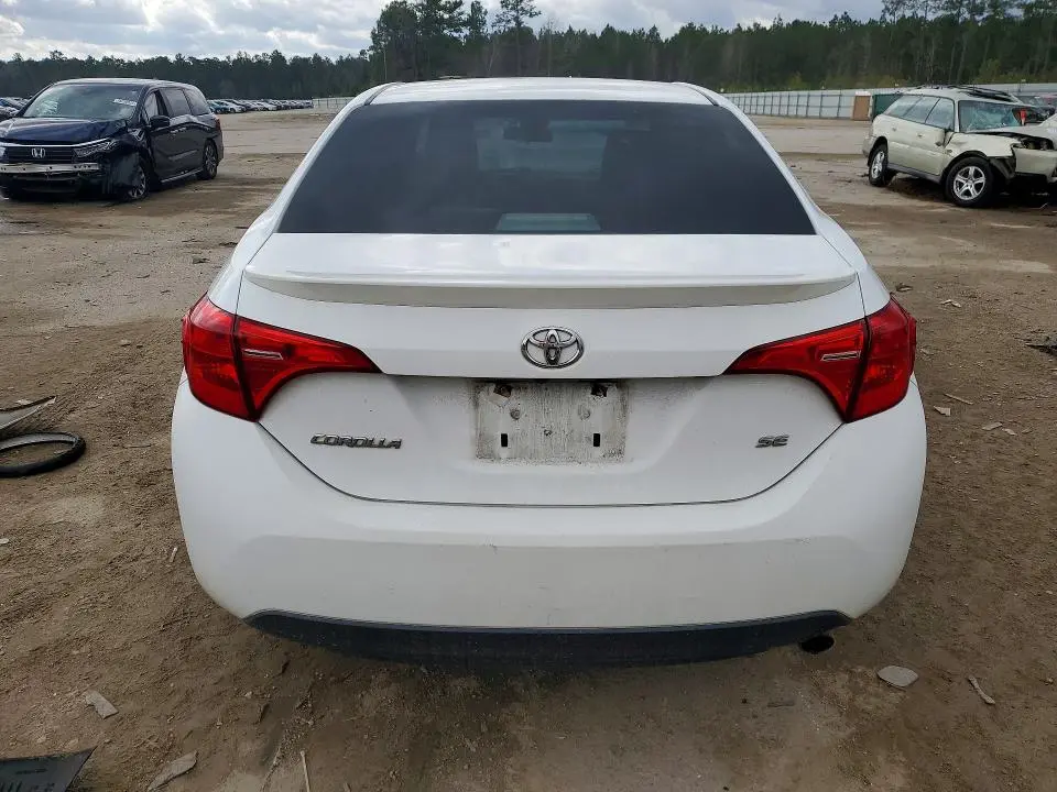 2017 TOYOTA COROLLA SE  