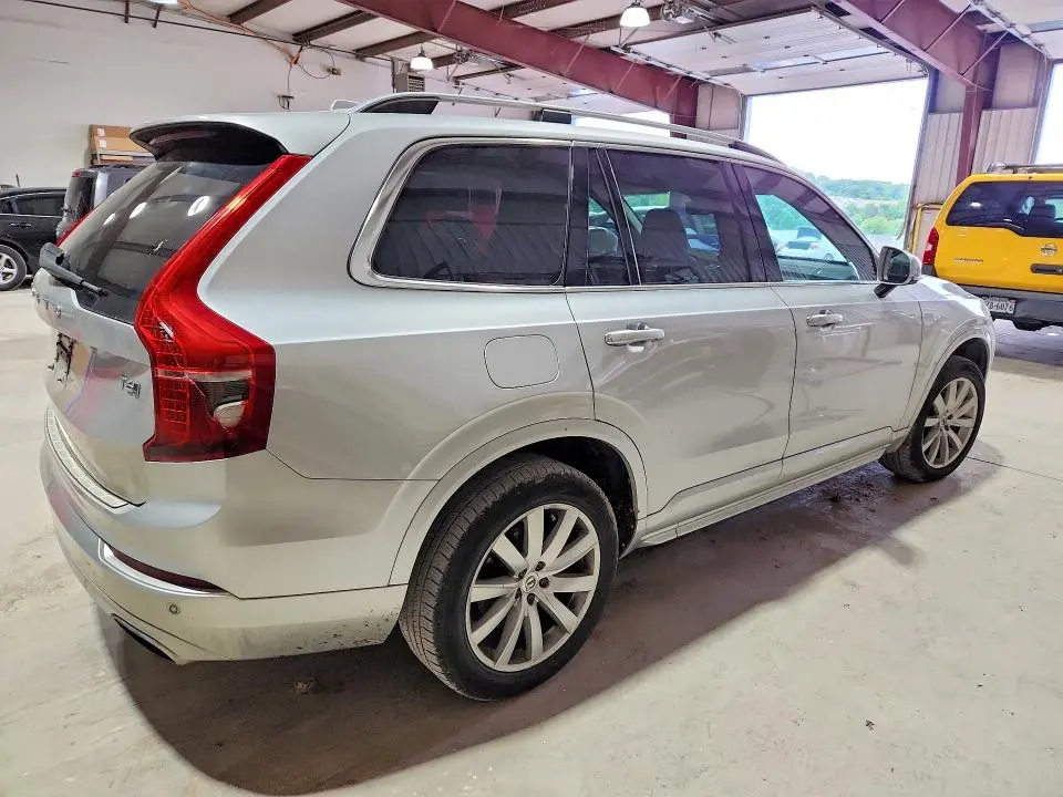 2016 VOLVO XC90 T6  