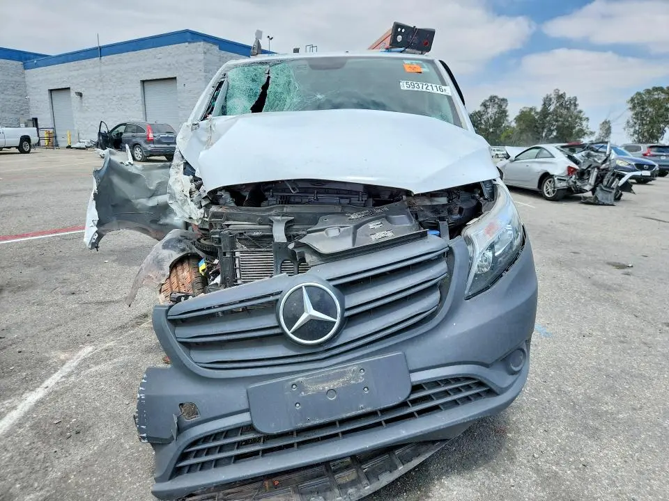 2023 MERCEDES-BENZ METRIS   