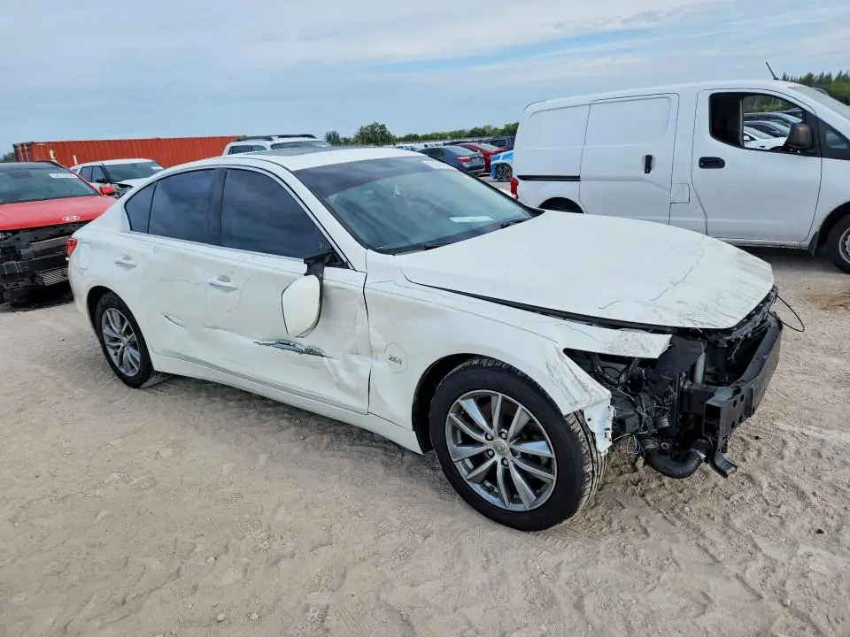 2017 INFINITI Q50 2.0T PREMIUM  