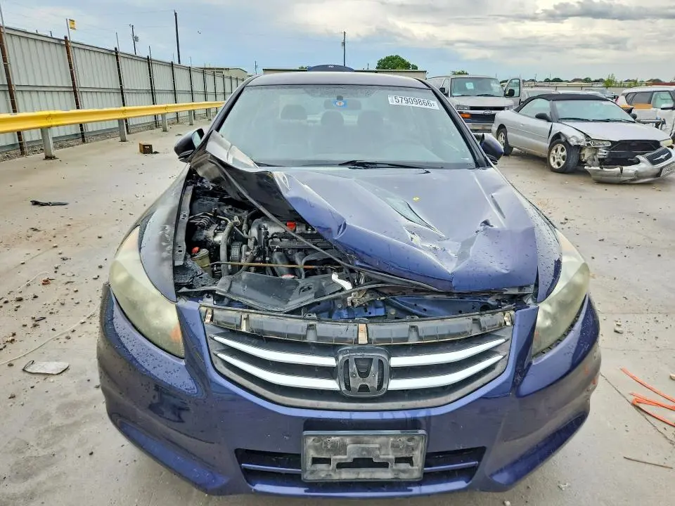 2011 HONDA ACCORD LX  