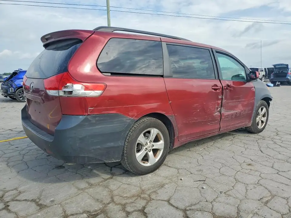 2012 TOYOTA SIENNA LE  