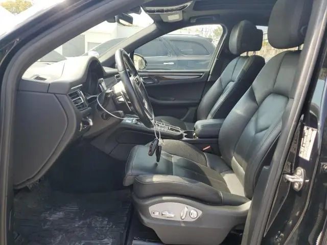 2019 PORSCHE MACAN