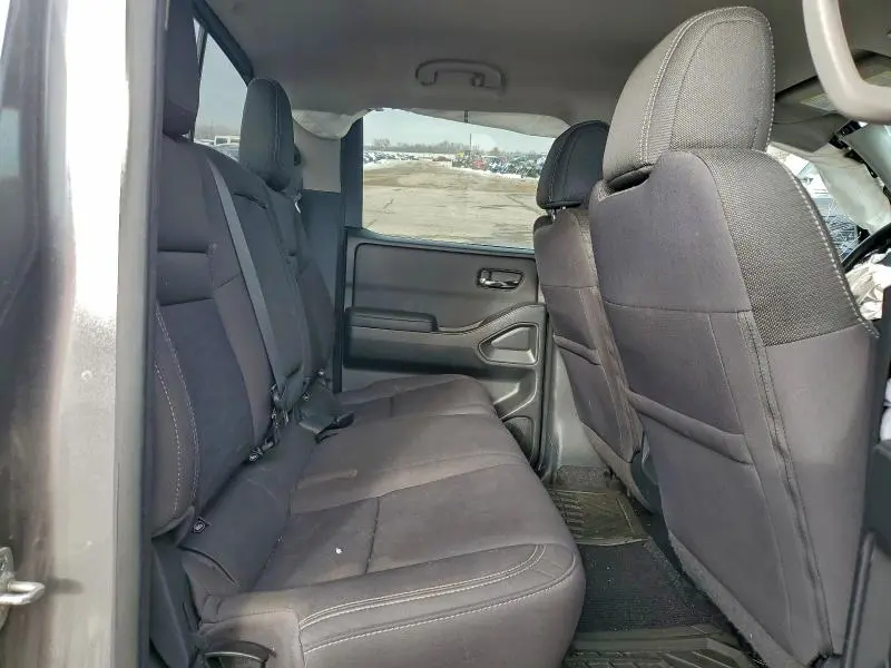 2022 NISSAN FRONTIER S  