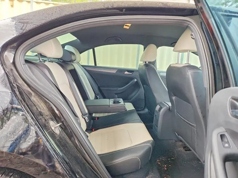 2016 VOLKSWAGEN JETTA SPORT  