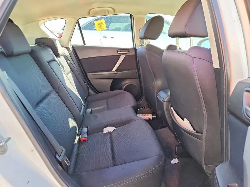 2010 MAZDA 3 S  