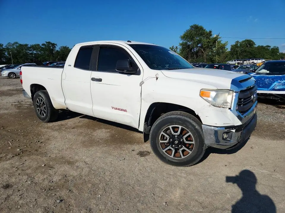 2015 TOYOTA TUNDRA SR5  