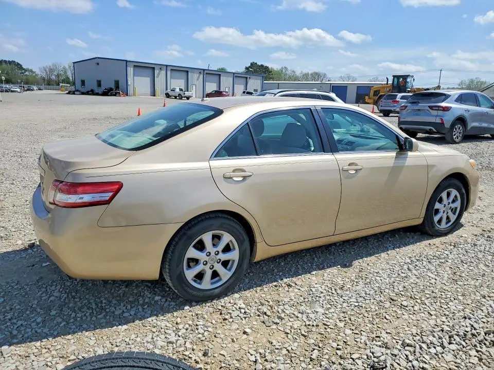 2011 TOYOTA CAMRY LE  