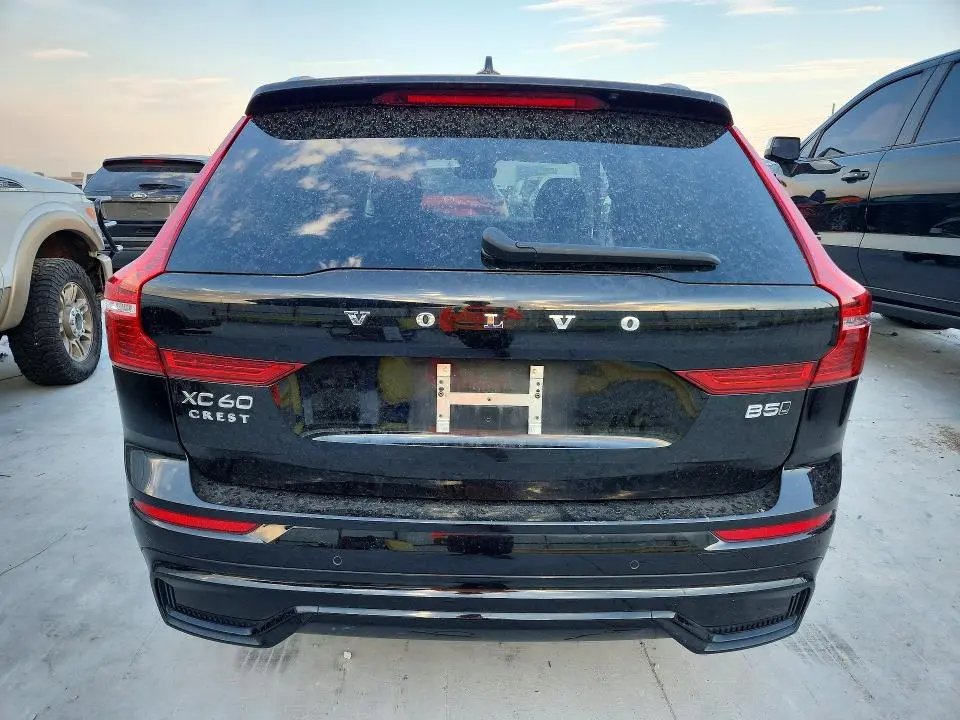 2024 VOLVO XC60 PLUS  