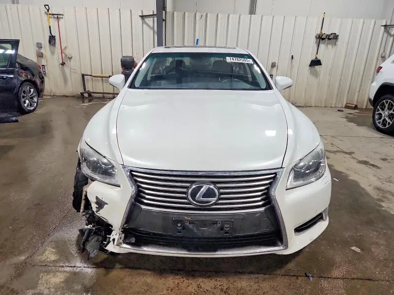 2013 LEXUS LS 460  