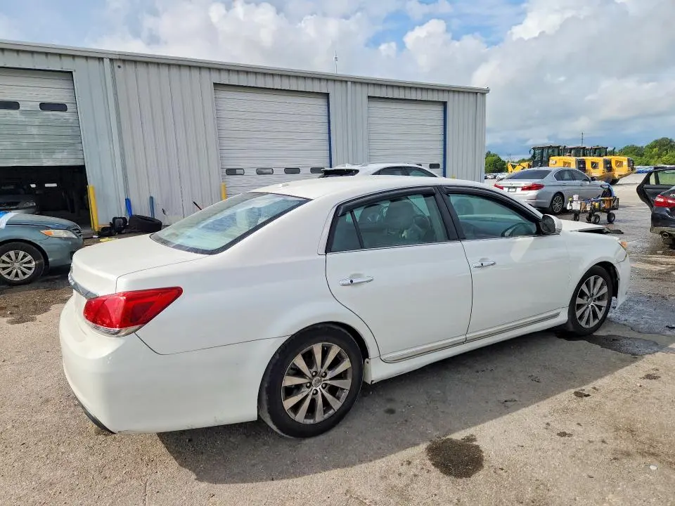 2011 TOYOTA AVALON LIMITED  