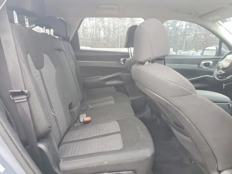 2022 KIA SORENTO LX  