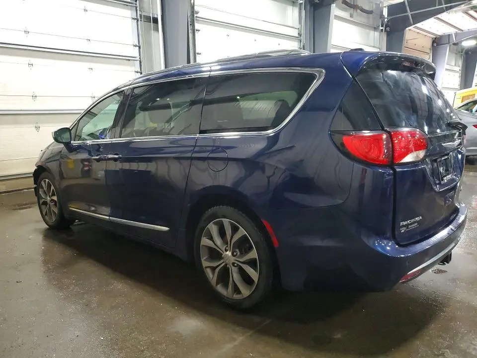 2017 CHRYSLER PACIFICA LIMITED  