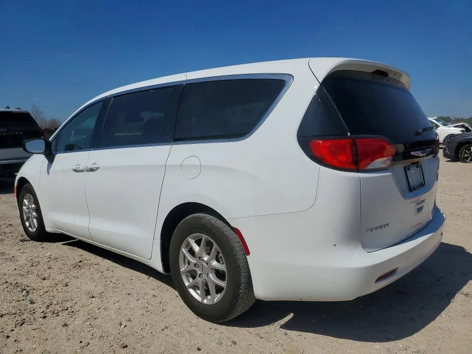 2024 CHRYSLER VOYAGER LX  