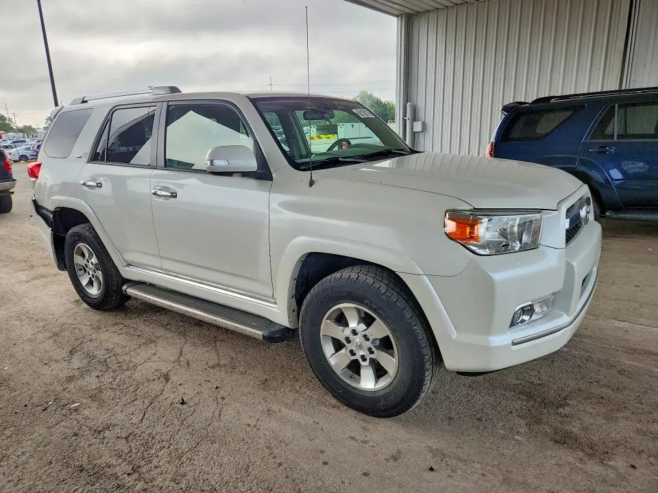 2013 TOYOTA 4RUNNER SR5  